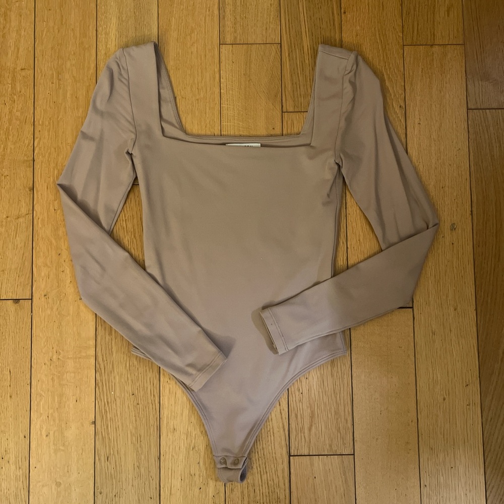 Aritzia Babaton Contour square neck bodysuit in taupe